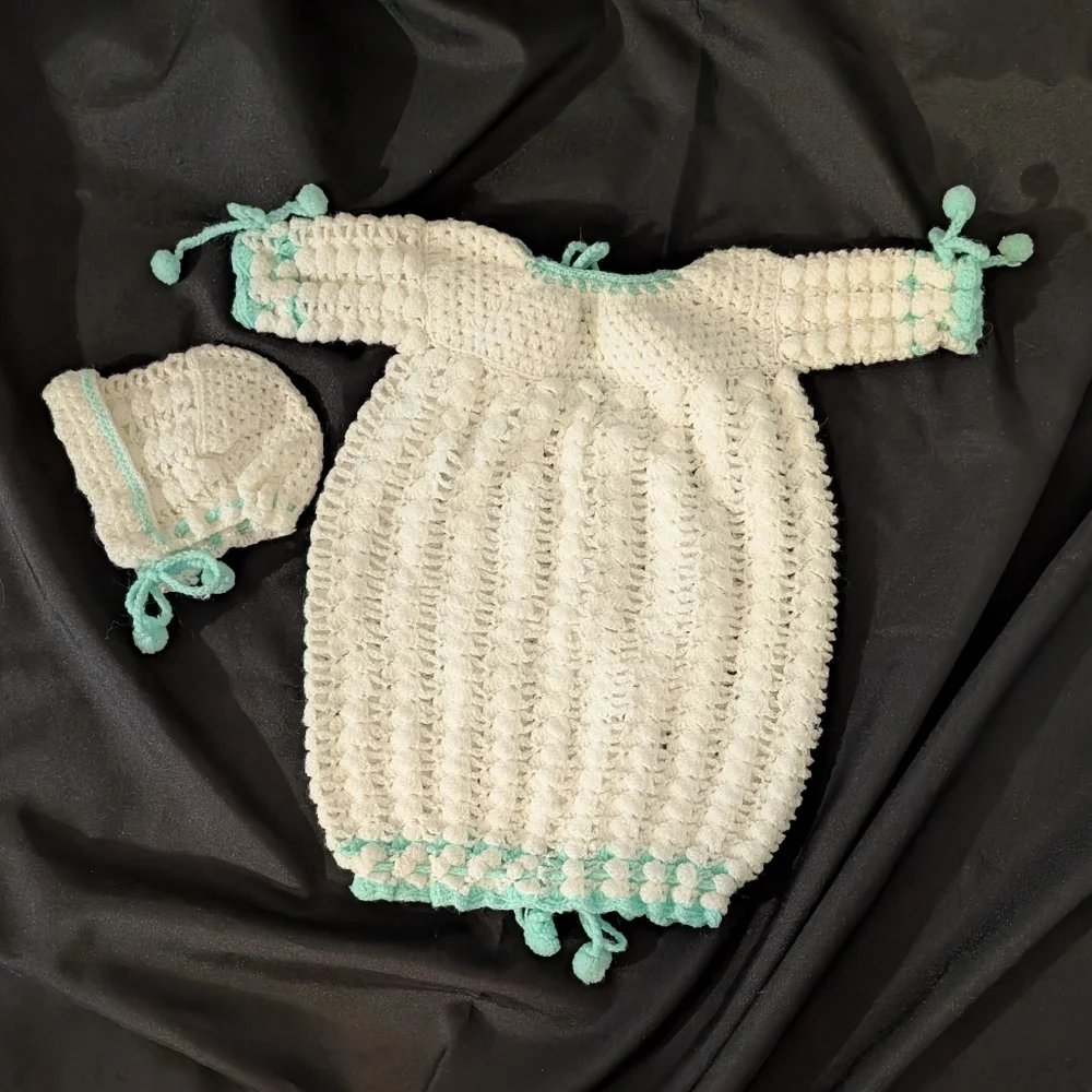 Vintage Handmade‎ Crocheted Baby Bunting & Bonnet Hat Unisex White Mint
